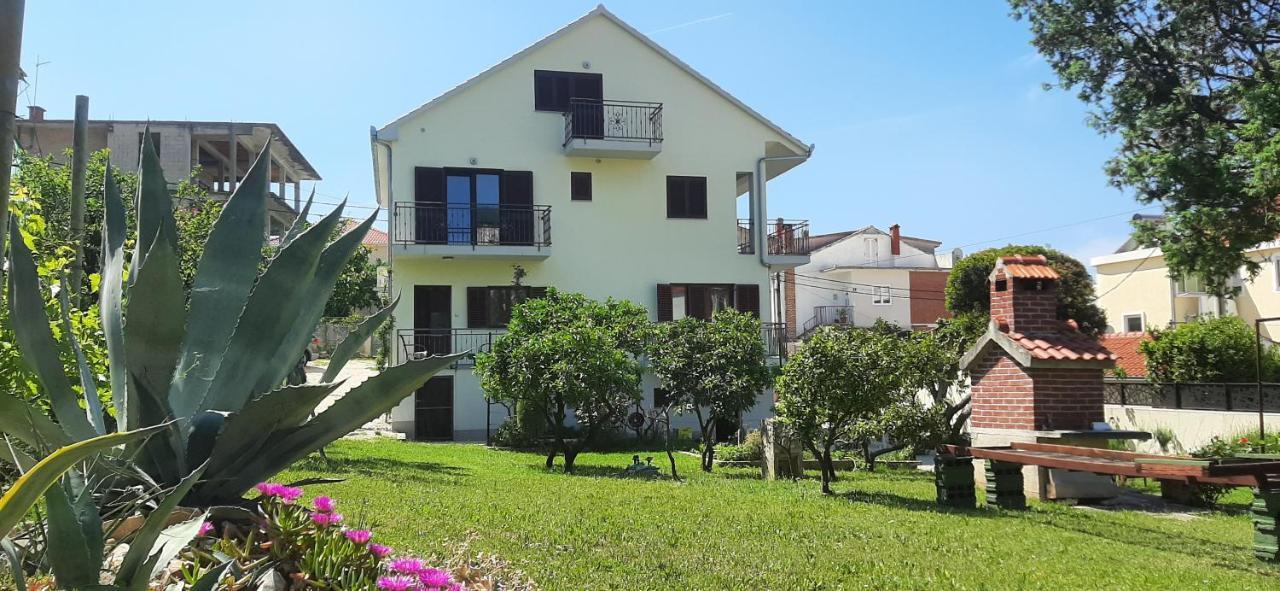 Apartments Figos Trogir Bagian luar foto