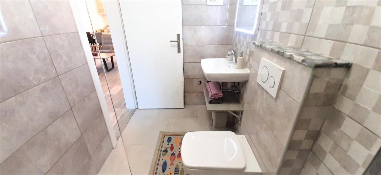 Apartments Figos Trogir Bagian luar foto