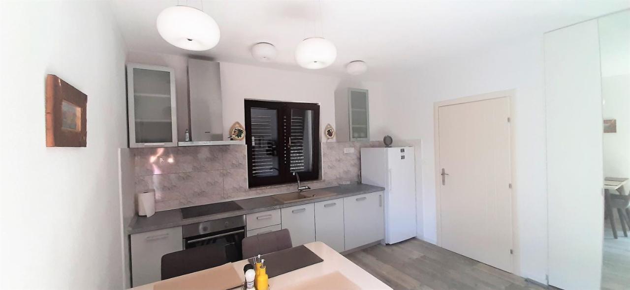 Apartments Figos Trogir Bagian luar foto