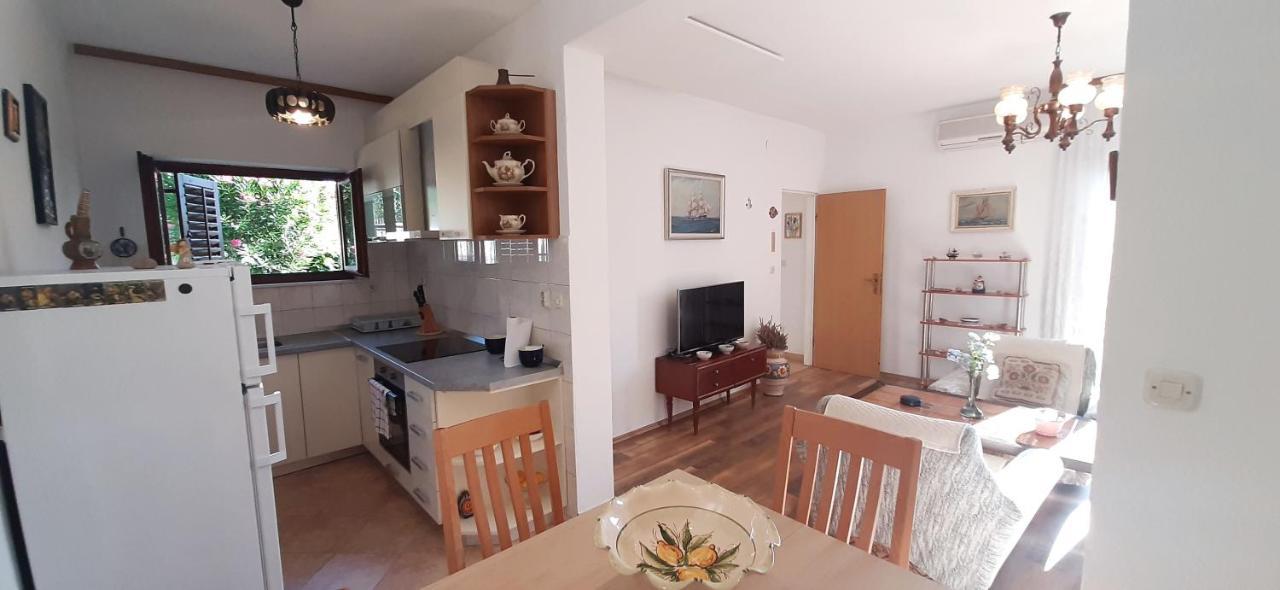 Apartments Figos Trogir Bagian luar foto
