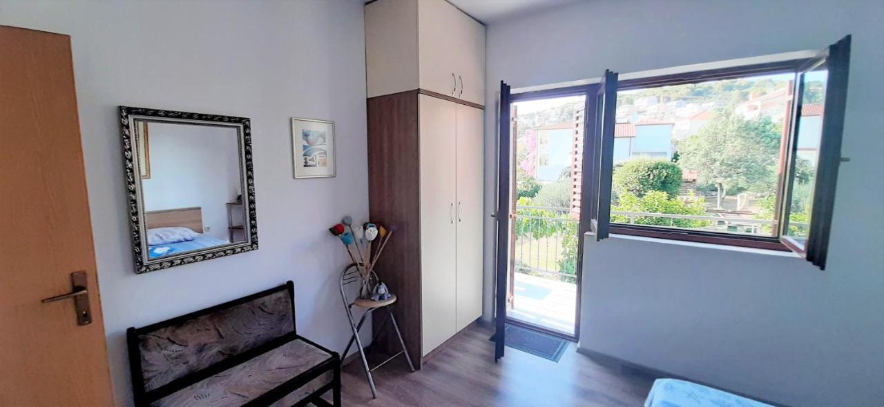 Apartments Figos Trogir Bagian luar foto