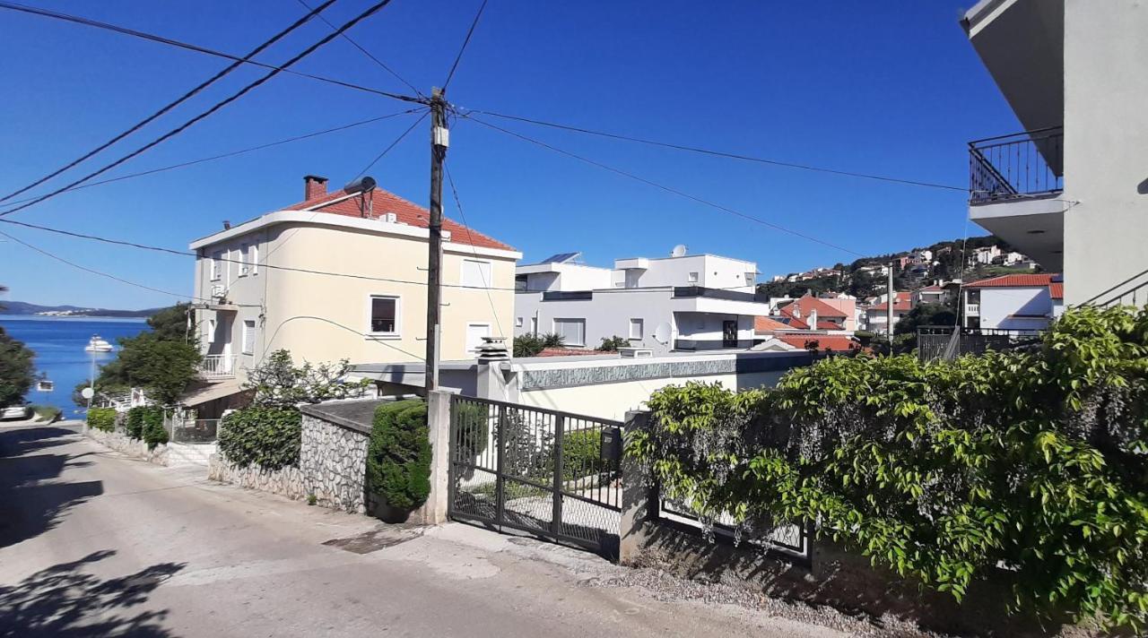 Apartments Figos Trogir Bagian luar foto