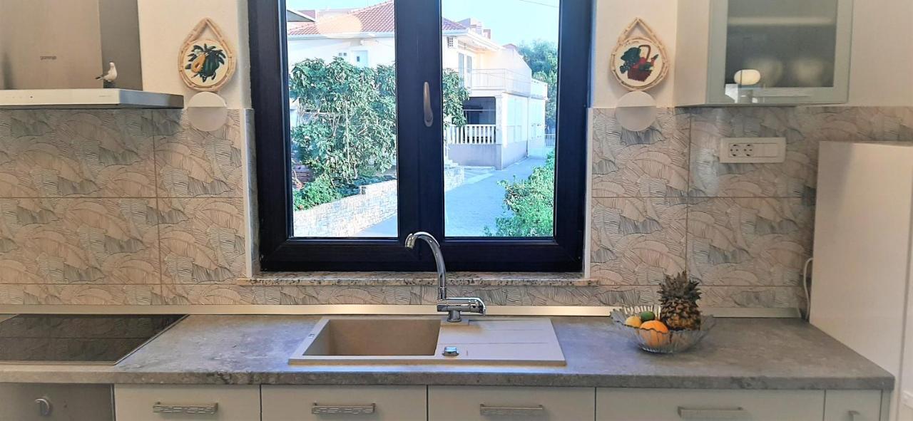 Apartments Figos Trogir Bagian luar foto